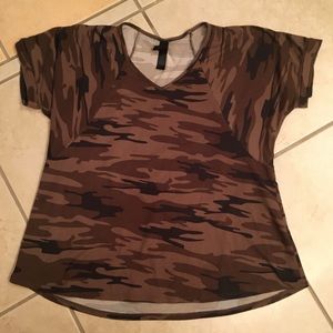 Agnes & Dora camo top